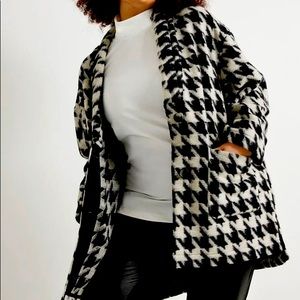 ✅ sold ✅ Black and white cardigan